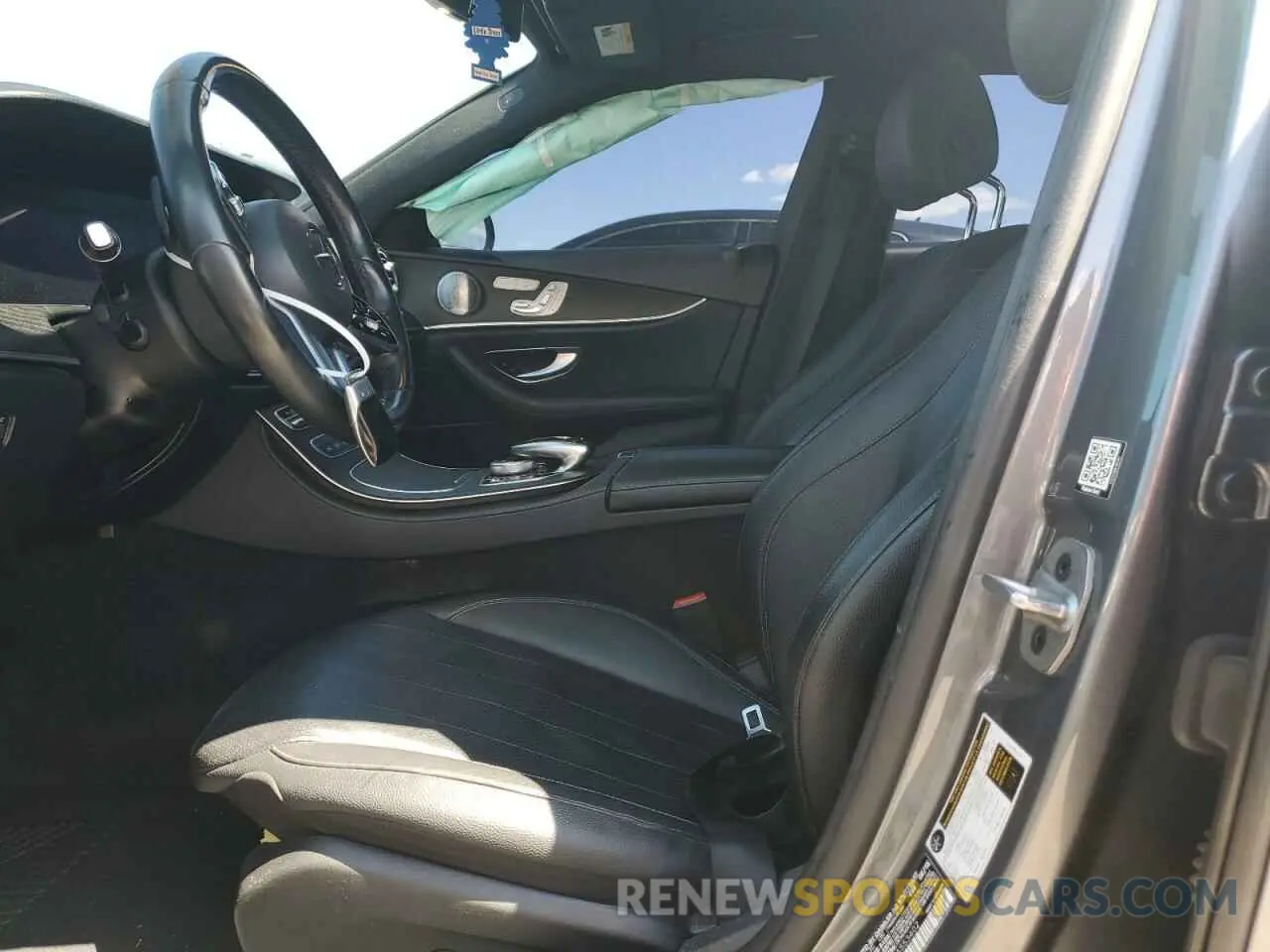 7 Photograph of a damaged car WDDZF4JBXKA553402 MERCEDES-BENZ E-CLASS 2019