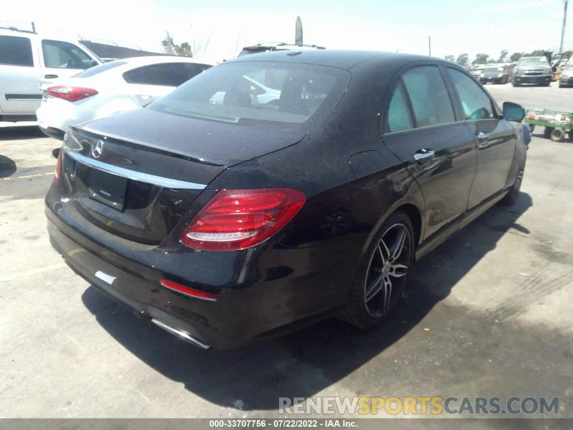 4 Photograph of a damaged car WDDZF4JBXKA635646 MERCEDES-BENZ E-CLASS 2019