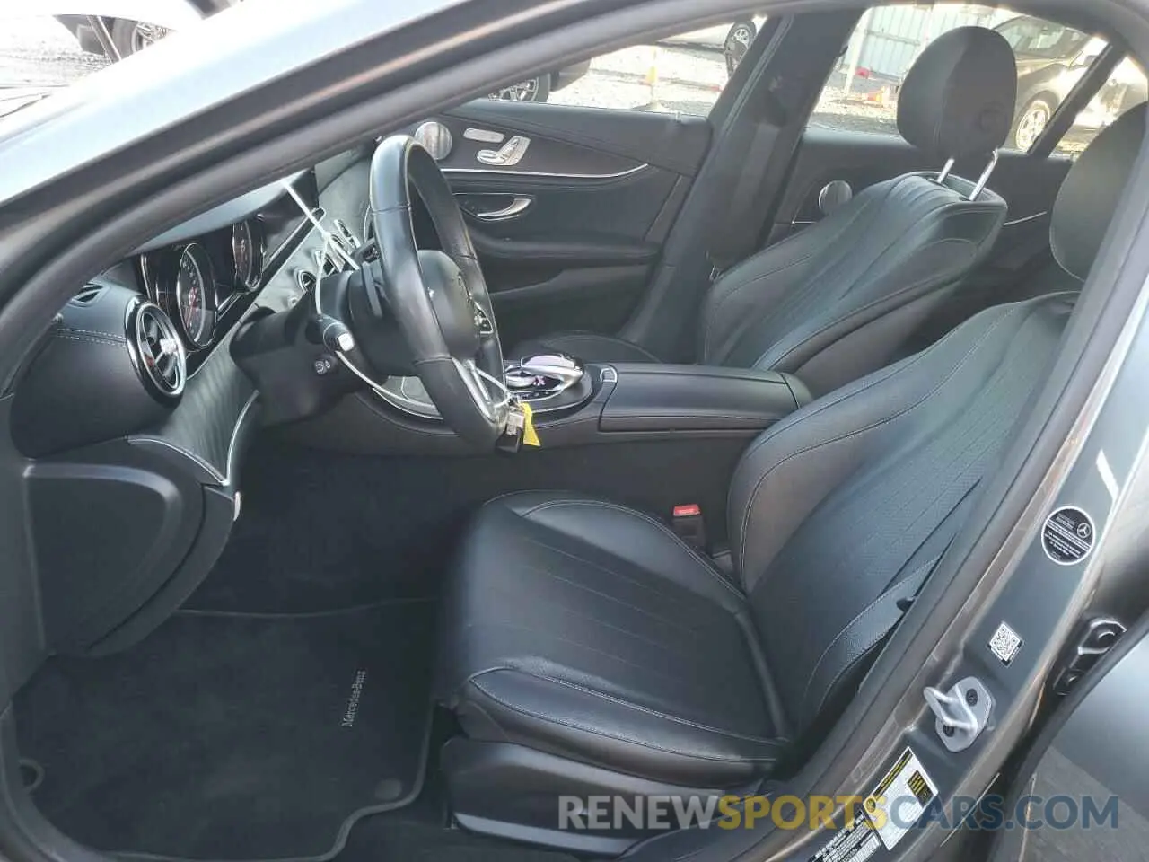 7 Photograph of a damaged car WDDZF4KB1KA525986 MERCEDES-BENZ E-CLASS 2019