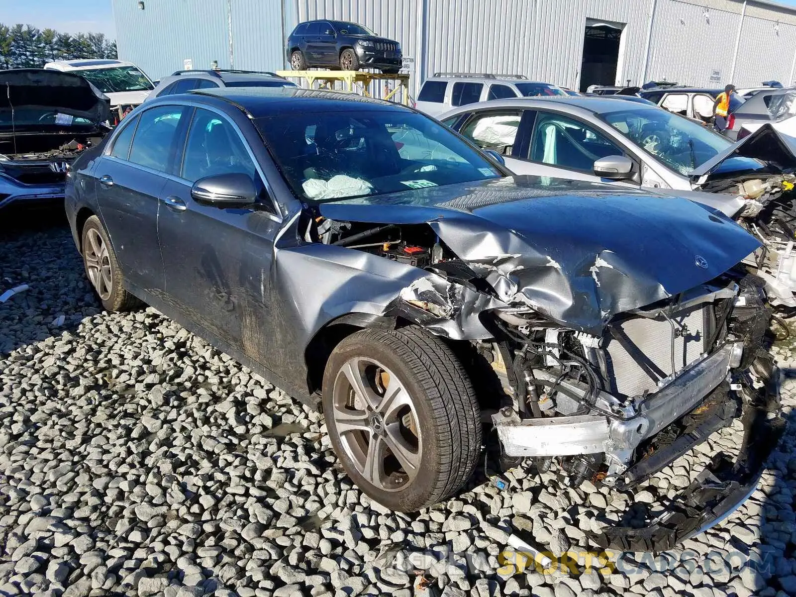 1 Photograph of a damaged car WDDZF4KB2KA588286 MERCEDES-BENZ E CLASS 2019