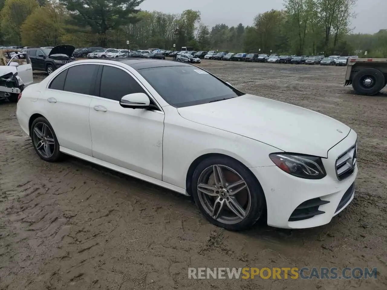 4 Photograph of a damaged car WDDZF4KB2KA600498 MERCEDES-BENZ E-CLASS 2019