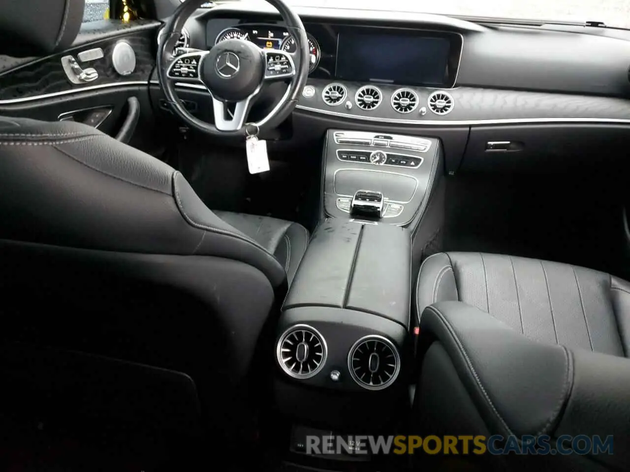 8 Photograph of a damaged car WDDZF4KB2KA679042 MERCEDES-BENZ E-CLASS 2019