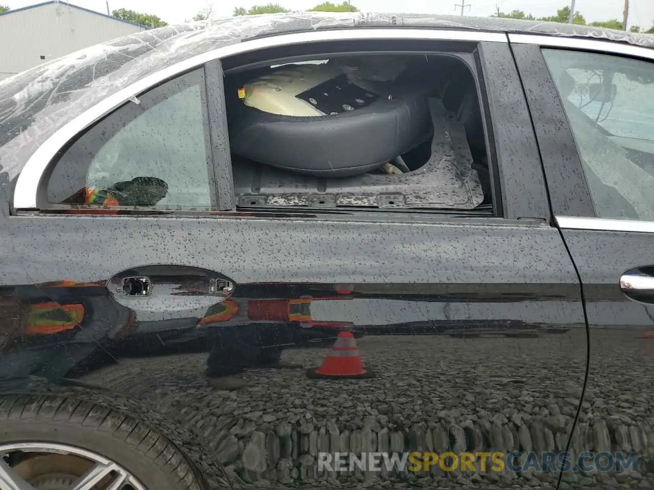 10 Photograph of a damaged car WDDZF4KB3KA620954 MERCEDES-BENZ E-CLASS 2019