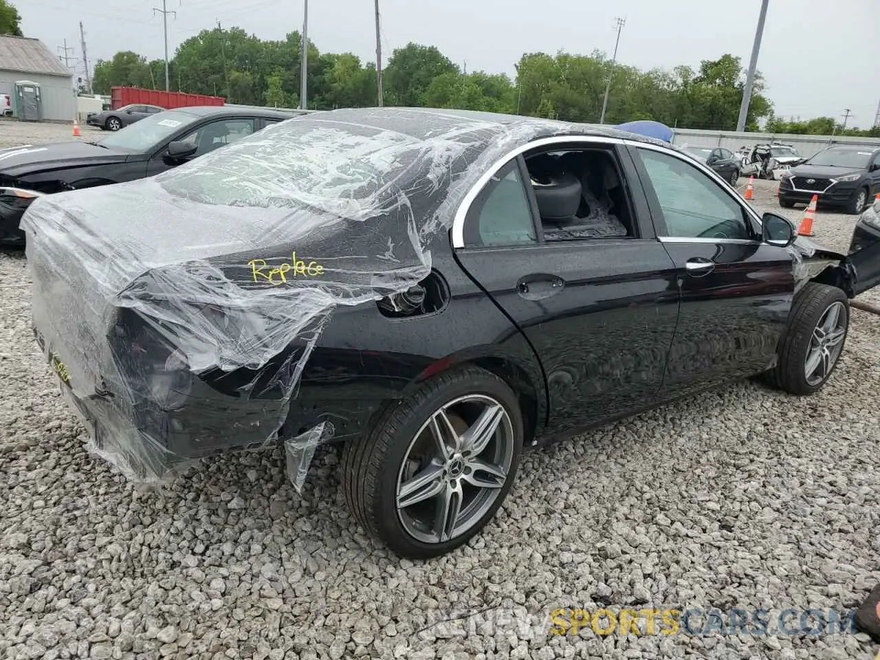 3 Photograph of a damaged car WDDZF4KB3KA620954 MERCEDES-BENZ E-CLASS 2019
