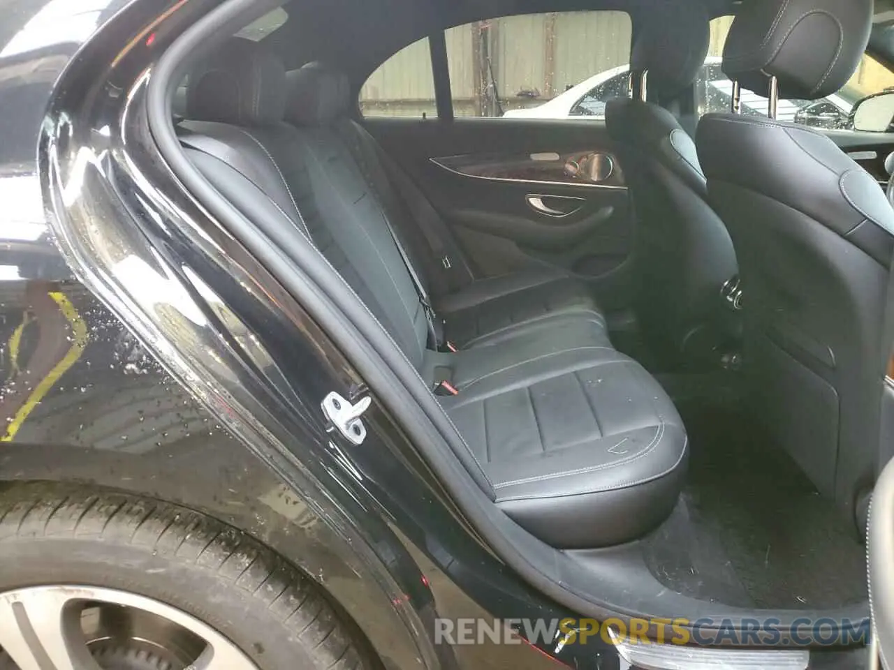 10 Photograph of a damaged car WDDZF4KB3KA646664 MERCEDES-BENZ E-CLASS 2019