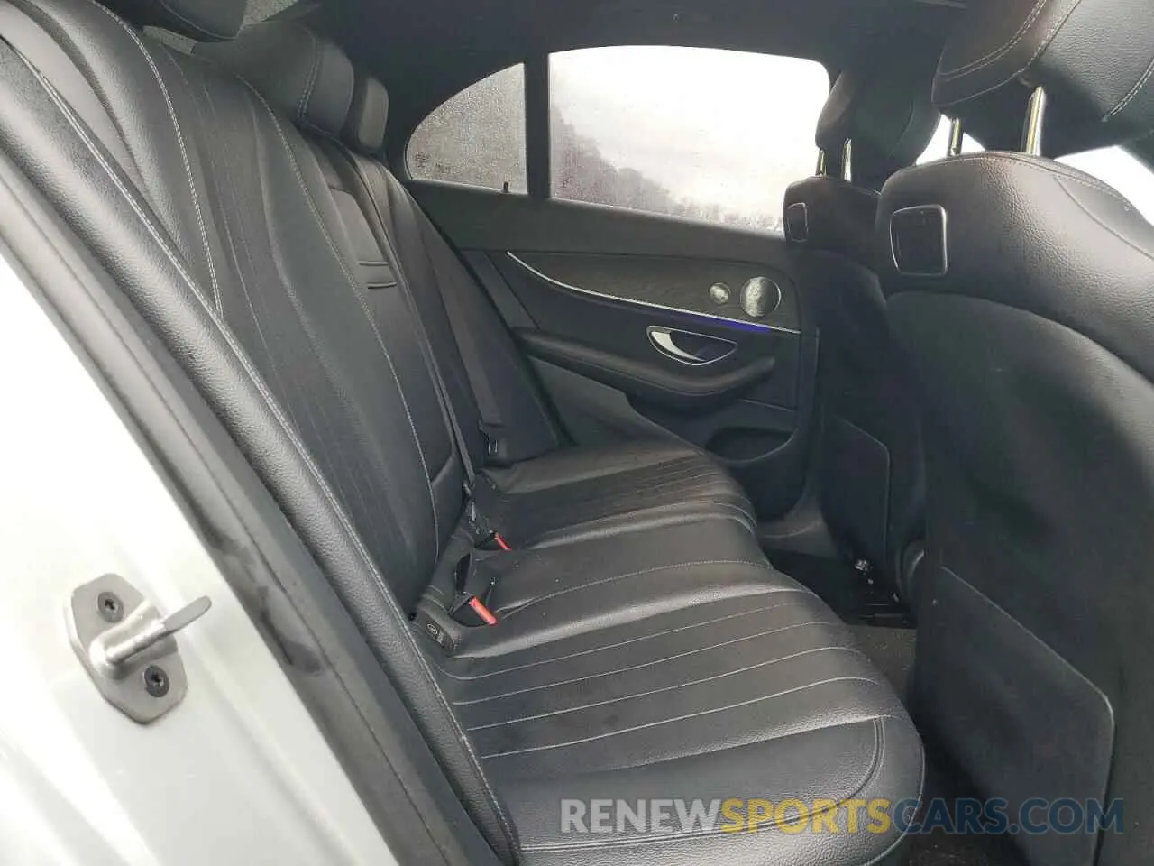 10 Photograph of a damaged car WDDZF4KB4KA556892 MERCEDES-BENZ E-CLASS 2019