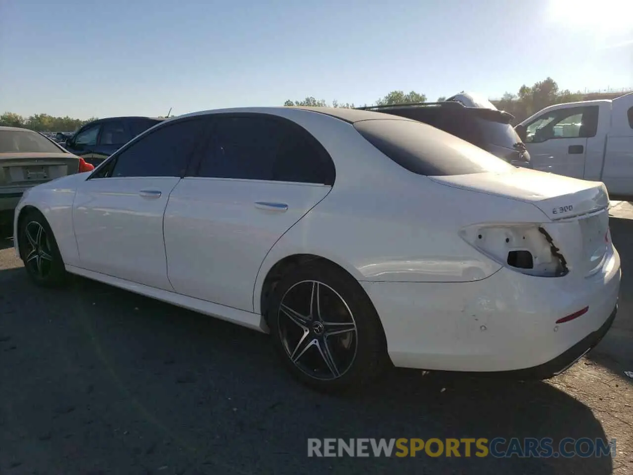 2 Photograph of a damaged car WDDZF4KB4KA618985 MERCEDES-BENZ E-CLASS 2019