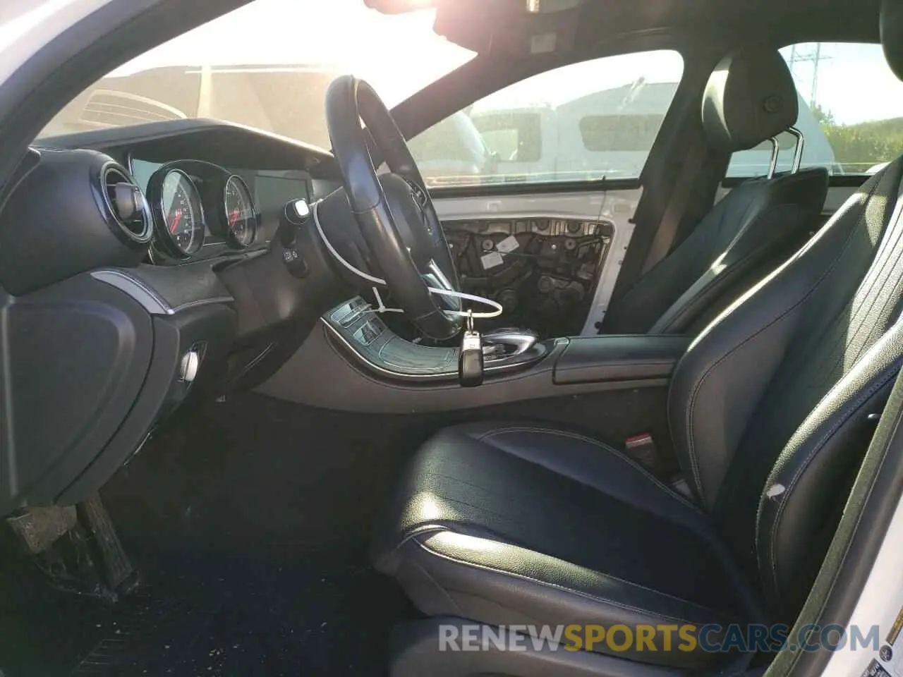 7 Photograph of a damaged car WDDZF4KB4KA618985 MERCEDES-BENZ E-CLASS 2019