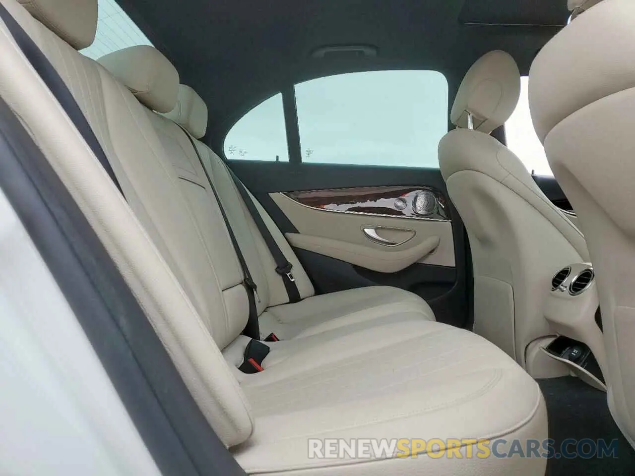 10 Photograph of a damaged car WDDZF4KB5KA662011 MERCEDES-BENZ E-CLASS 2019