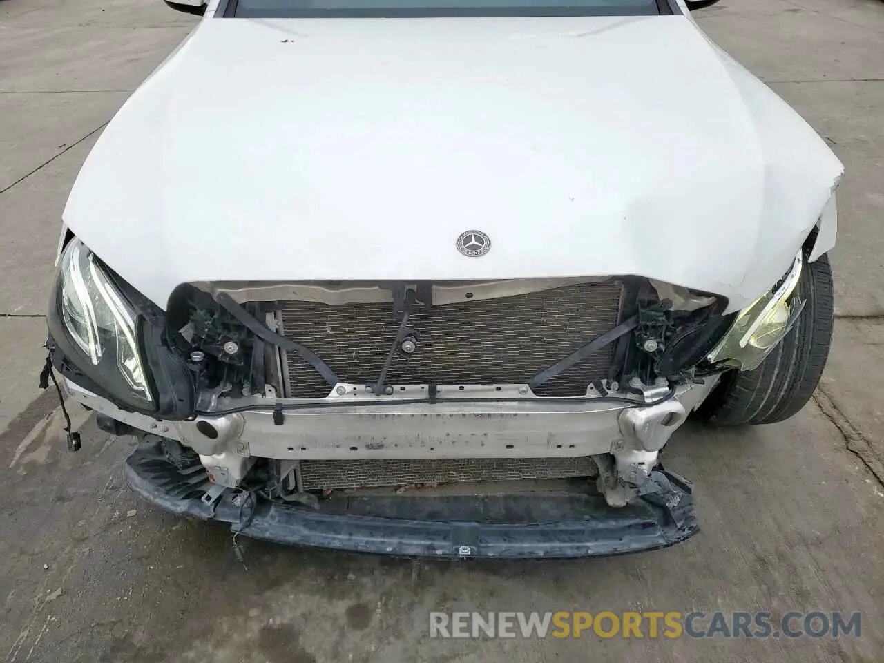 11 Photograph of a damaged car WDDZF4KB5KA662011 MERCEDES-BENZ E-CLASS 2019