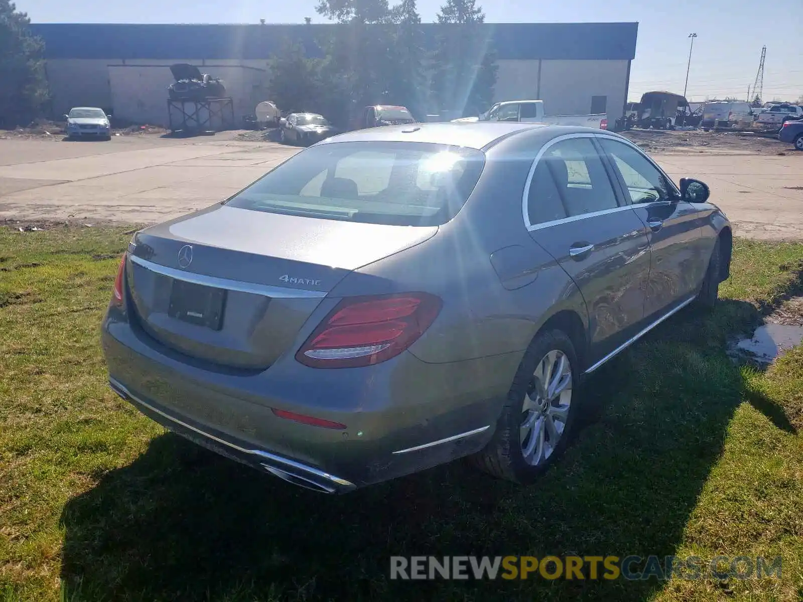 4 Photograph of a damaged car WDDZF4KB6KA501926 MERCEDES-BENZ E CLASS 2019