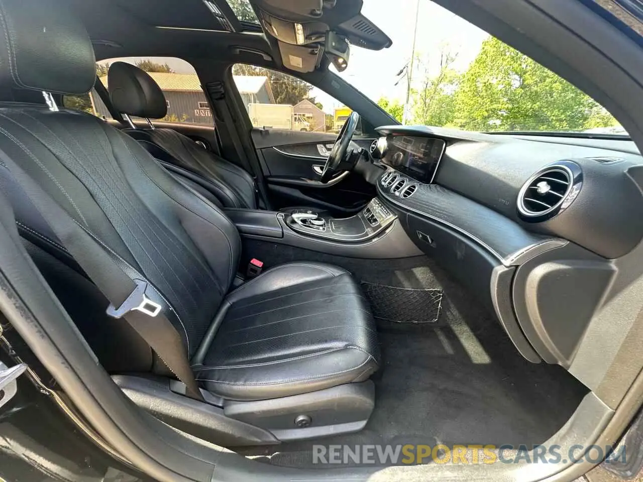 5 Photograph of a damaged car WDDZF4KB6KA566954 MERCEDES-BENZ E-CLASS 2019