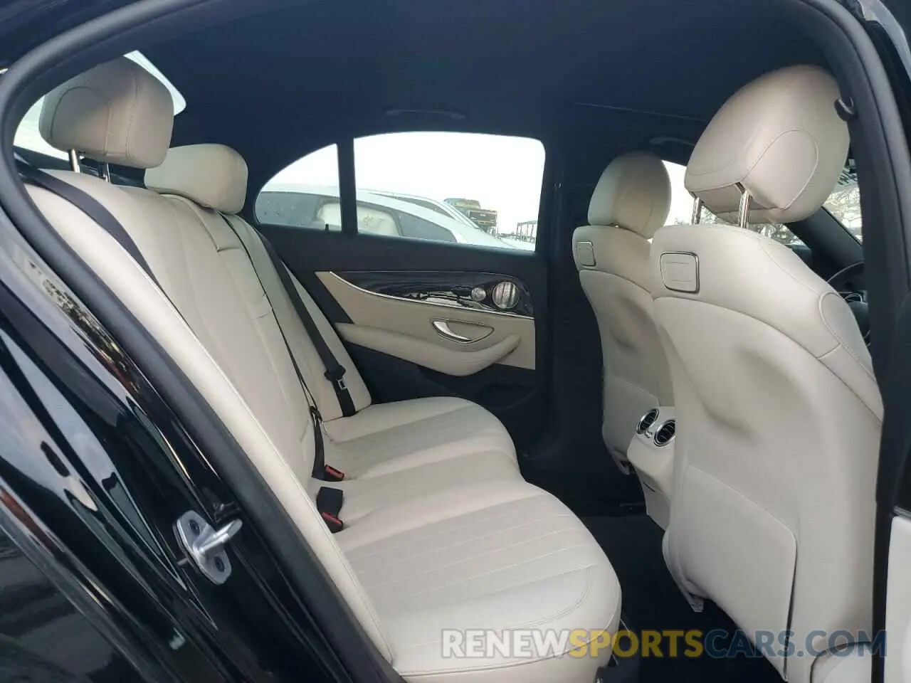 10 Photograph of a damaged car WDDZF4KB7KA499815 MERCEDES-BENZ E-CLASS 2019