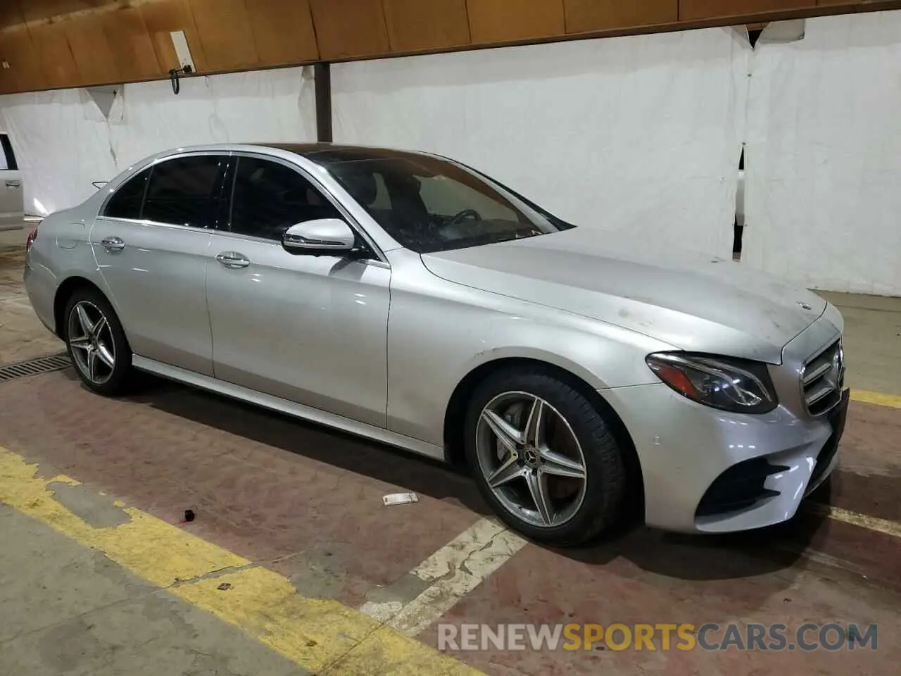 4 Photograph of a damaged car WDDZF4KB7KA516547 MERCEDES-BENZ E-CLASS 2019
