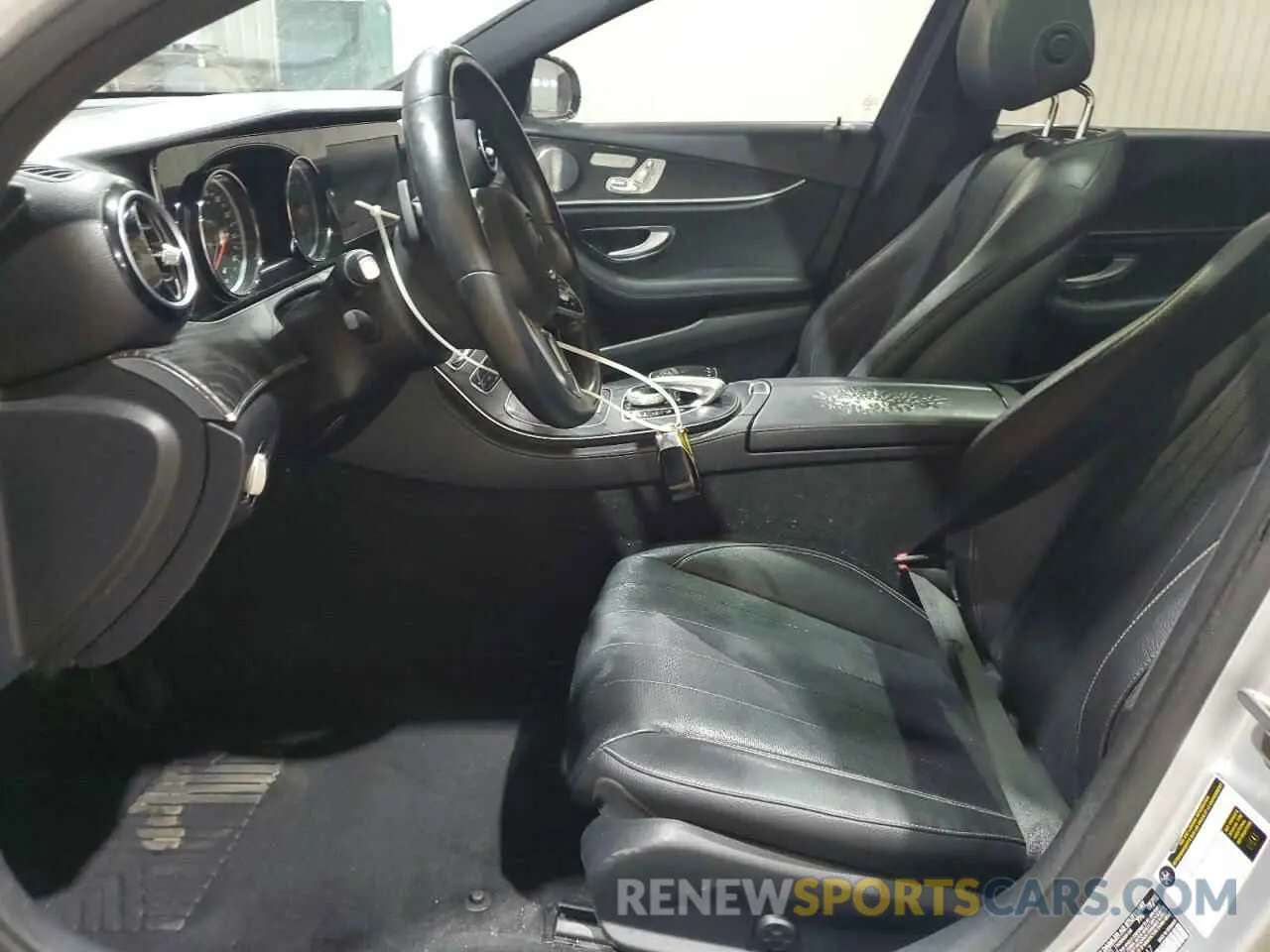 7 Photograph of a damaged car WDDZF4KB7KA516547 MERCEDES-BENZ E-CLASS 2019