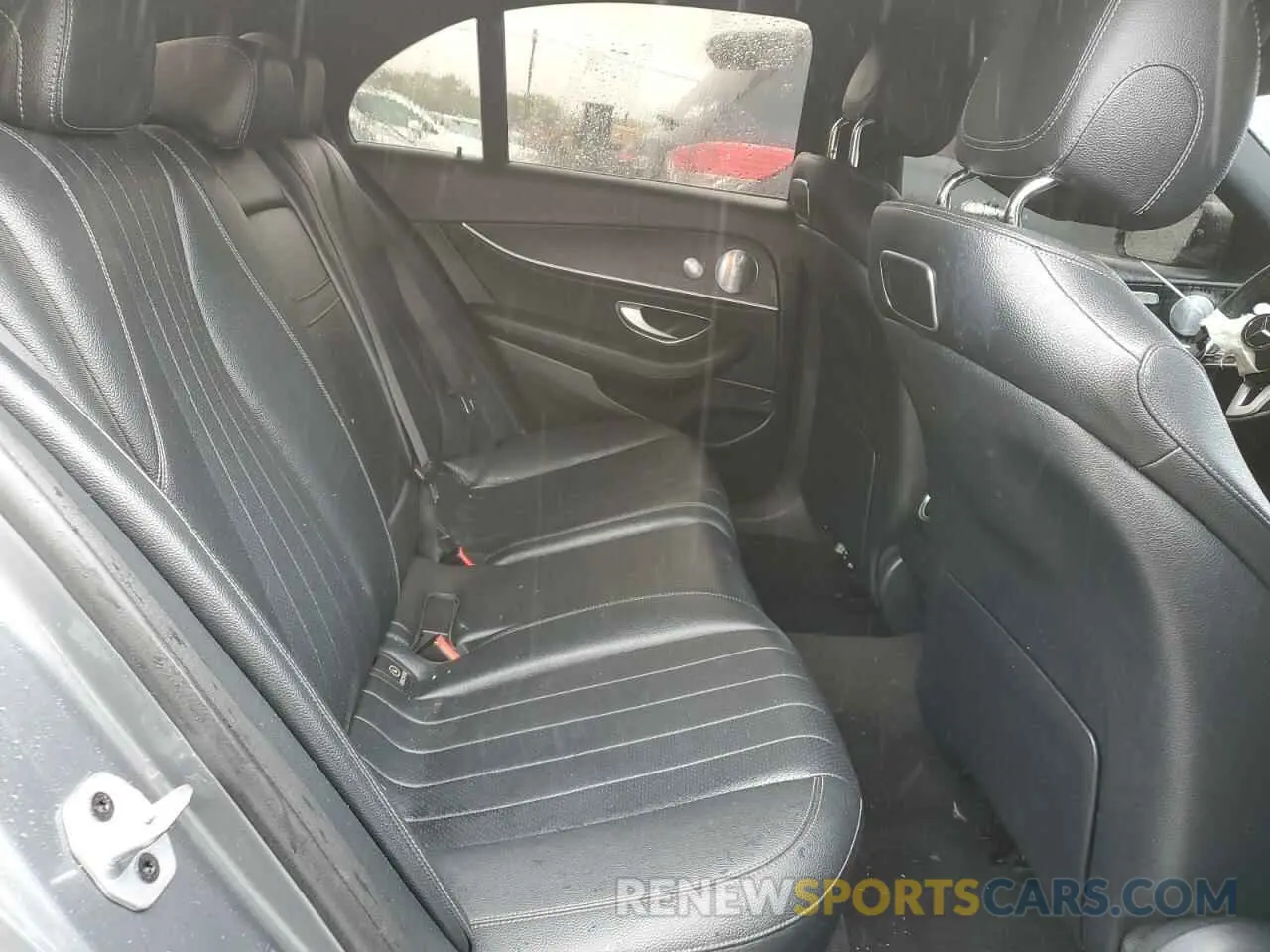 10 Photograph of a damaged car WDDZF4KB7KA587487 MERCEDES-BENZ E-CLASS 2019