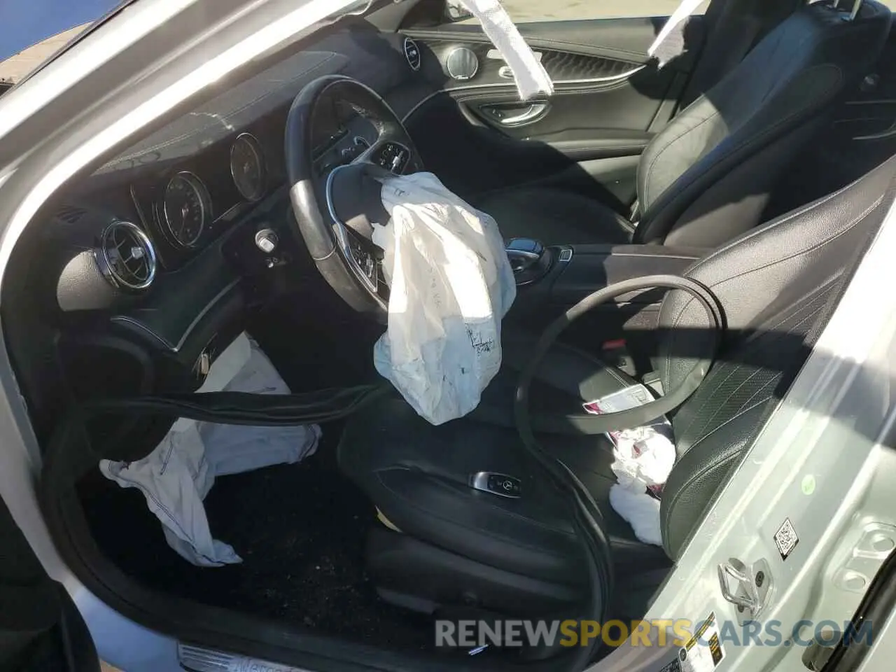 7 Photograph of a damaged car WDDZF4KB7KA588137 MERCEDES-BENZ E-CLASS 2019