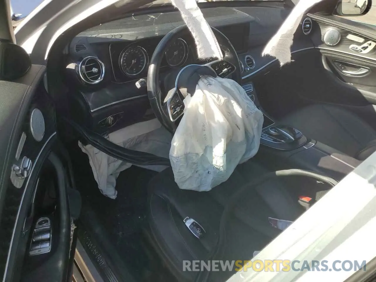 8 Photograph of a damaged car WDDZF4KB7KA588137 MERCEDES-BENZ E-CLASS 2019