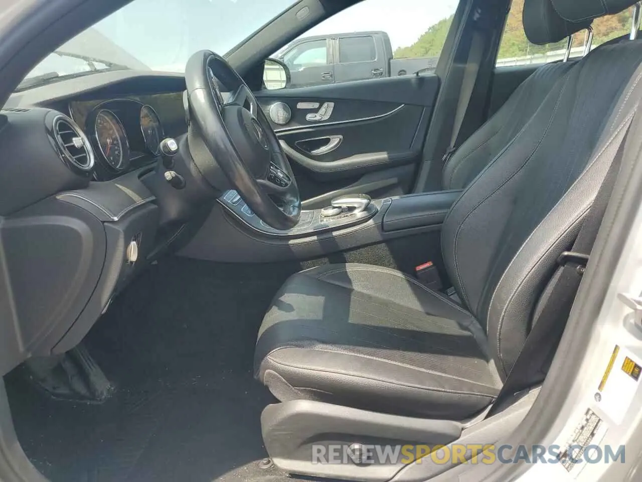 7 Photograph of a damaged car WDDZF4KB9KA505887 MERCEDES-BENZ E-CLASS 2019