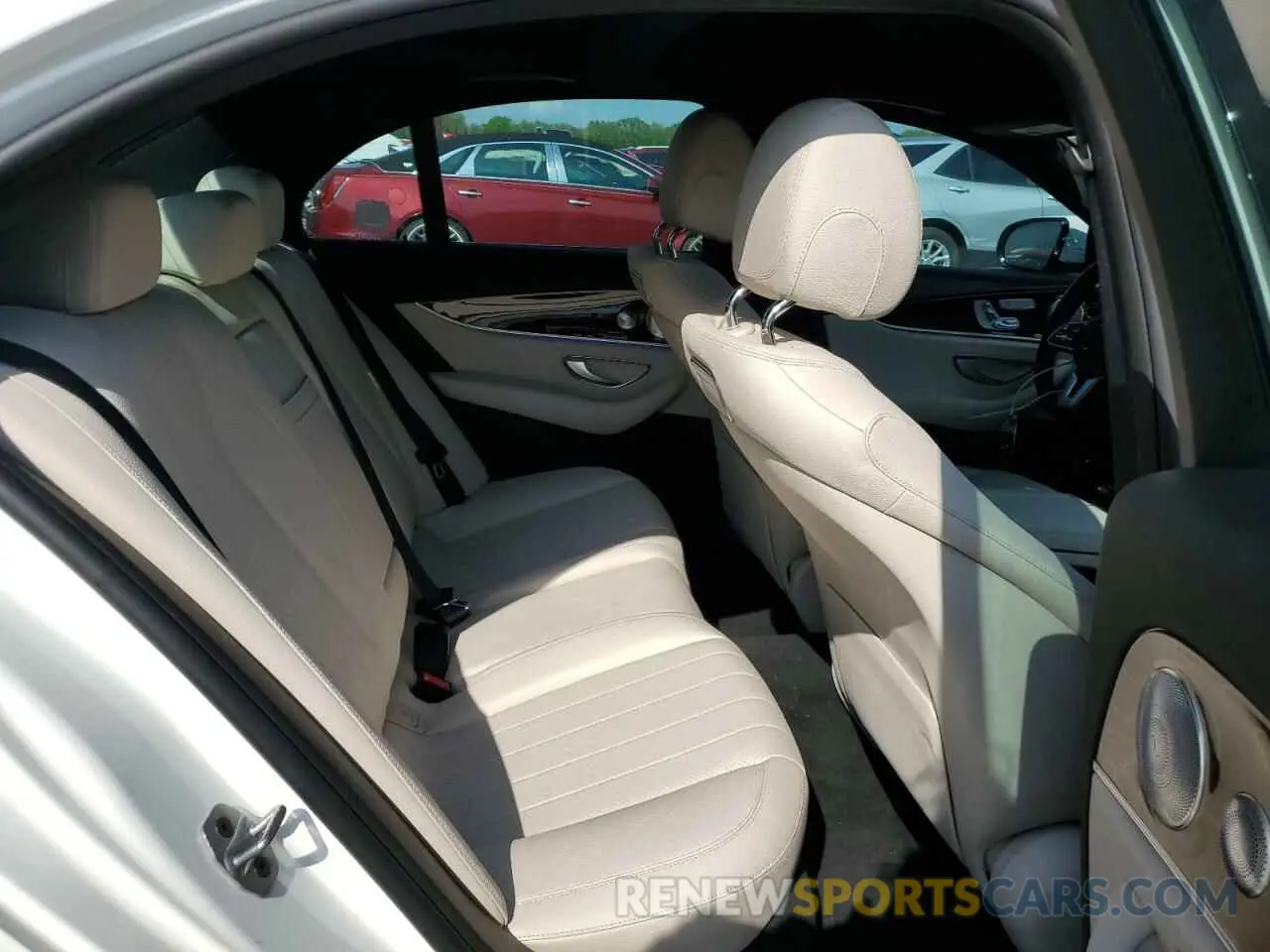 10 Photograph of a damaged car WDDZF4KB9KA520910 MERCEDES-BENZ E-CLASS 2019