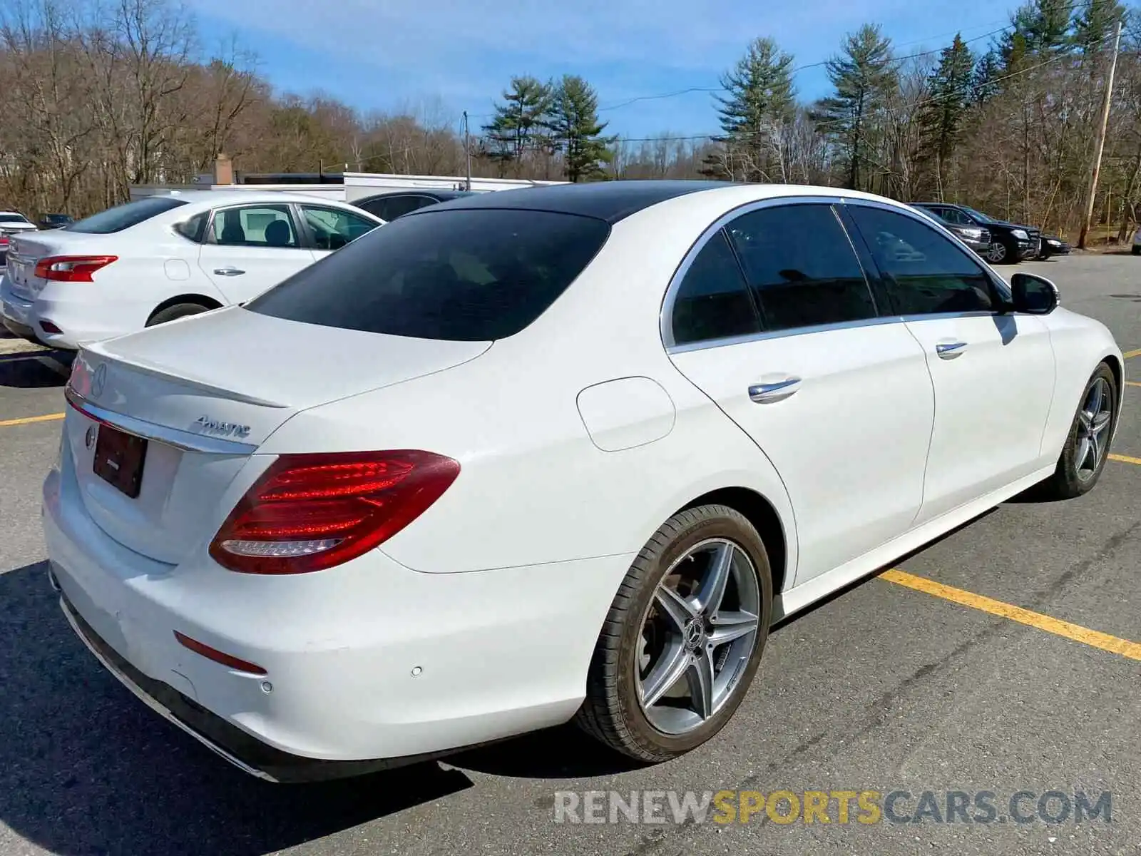 4 Photograph of a damaged car WDDZF4KBXKA510807 MERCEDES-BENZ E-CLASS 2019