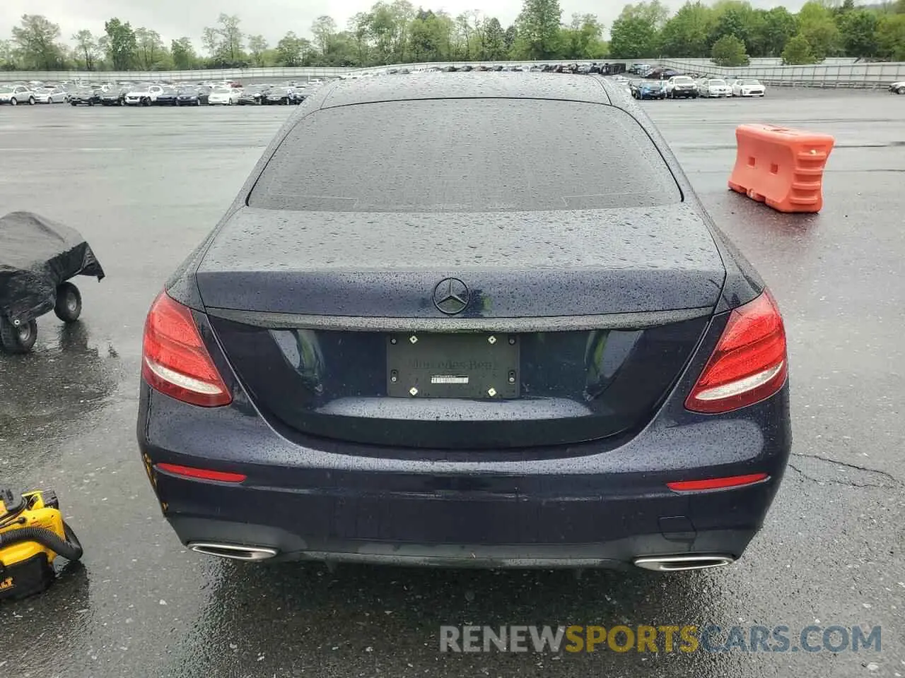 6 Photograph of a damaged car WDDZF4KBXKA595325 MERCEDES-BENZ E-CLASS 2019