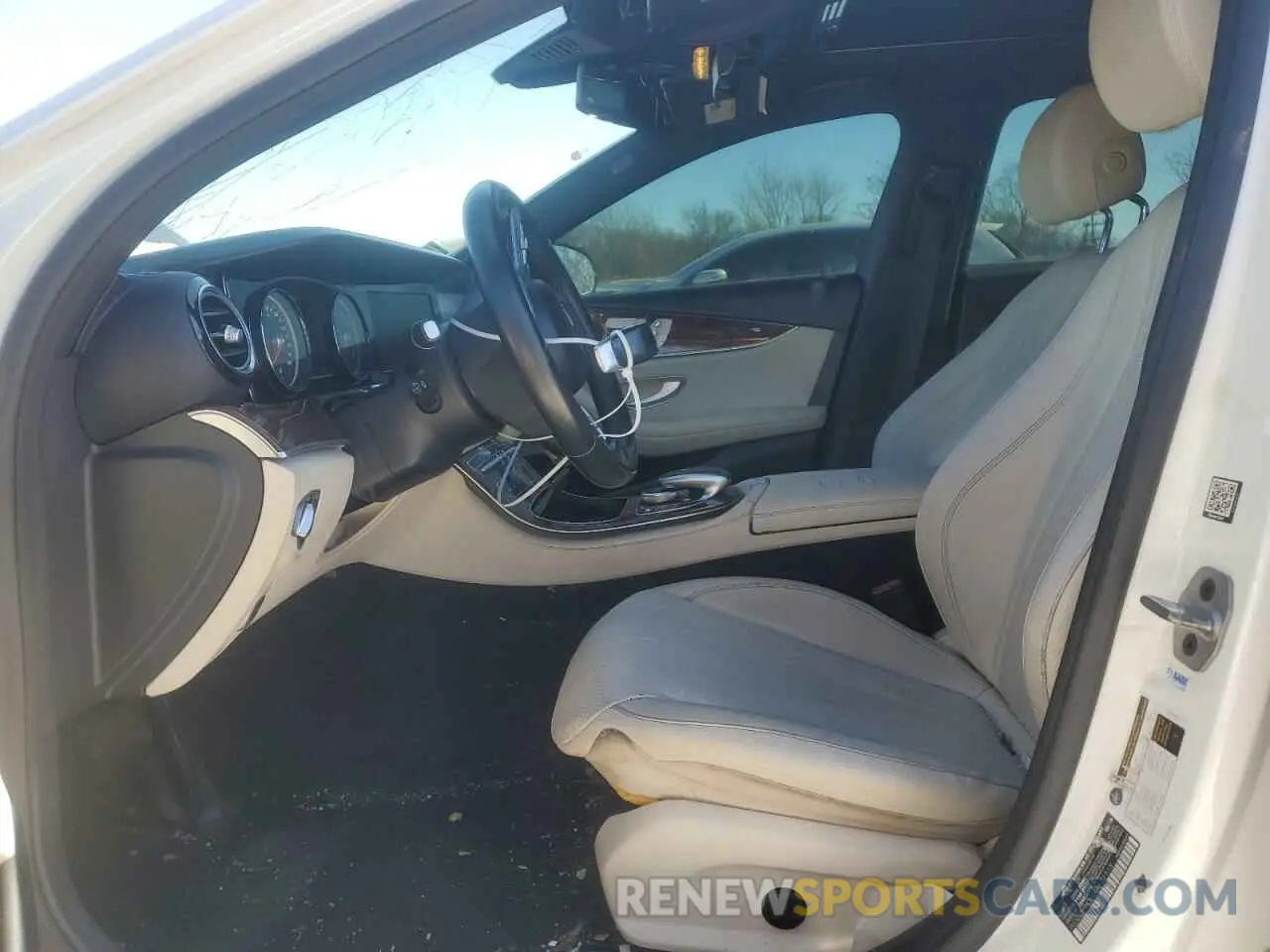 7 Photograph of a damaged car WDDZF4KBXKA621518 MERCEDES-BENZ E-CLASS 2019