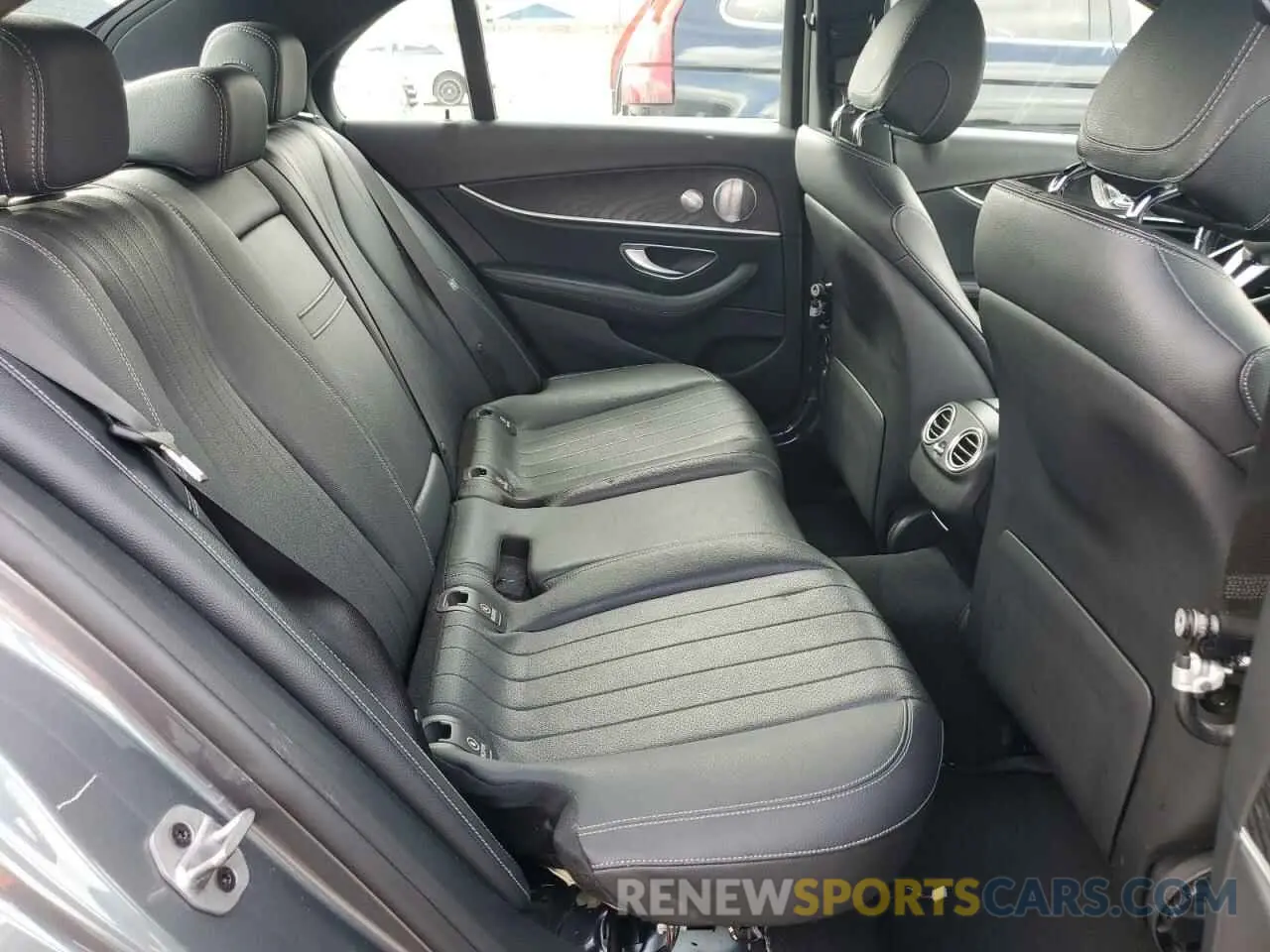 10 Photograph of a damaged car WDDZF4KBXKA630820 MERCEDES-BENZ E-CLASS 2019