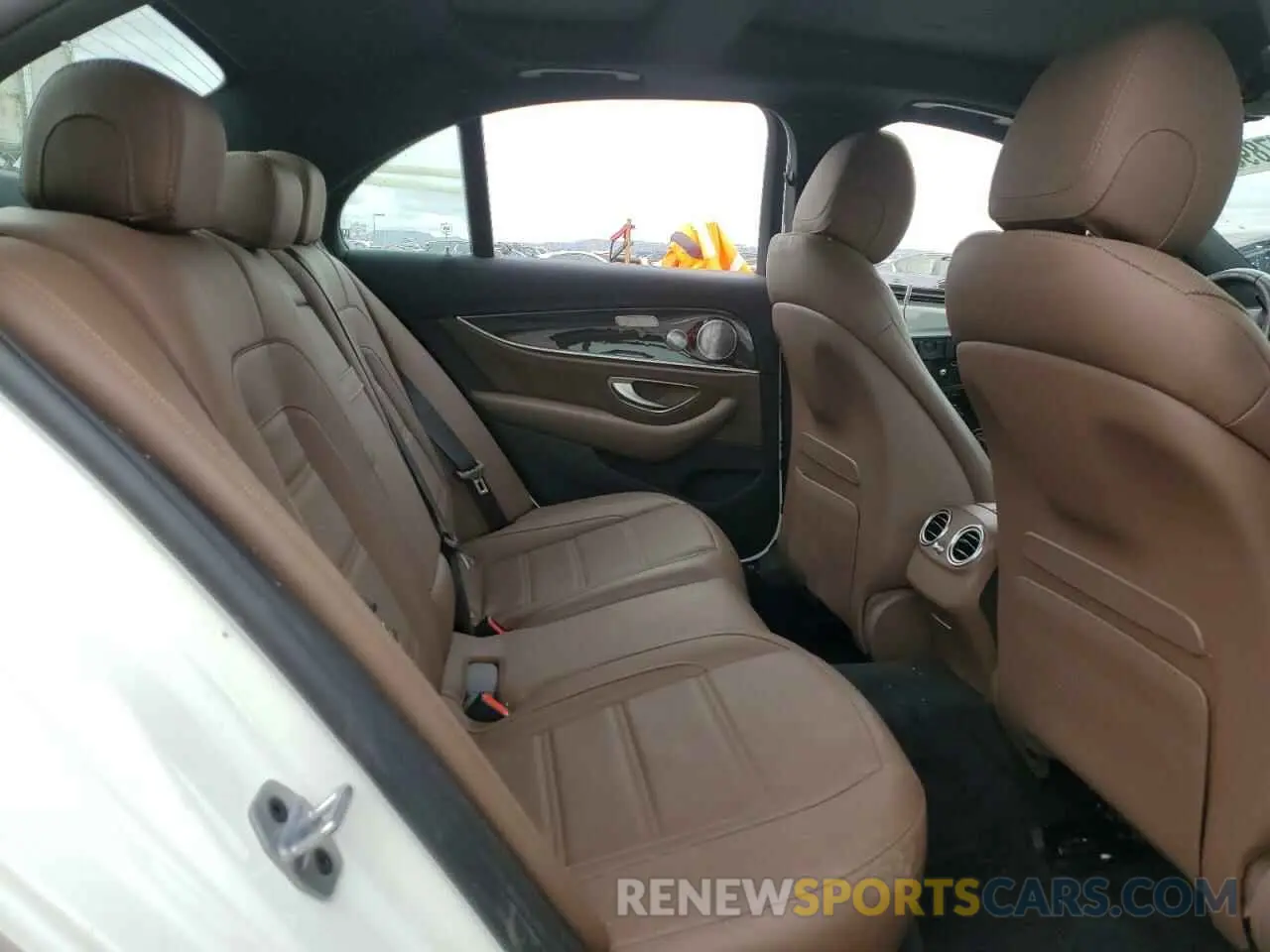 10 Photograph of a damaged car WDDZF6BB0KA574110 MERCEDES-BENZ E-CLASS 2019