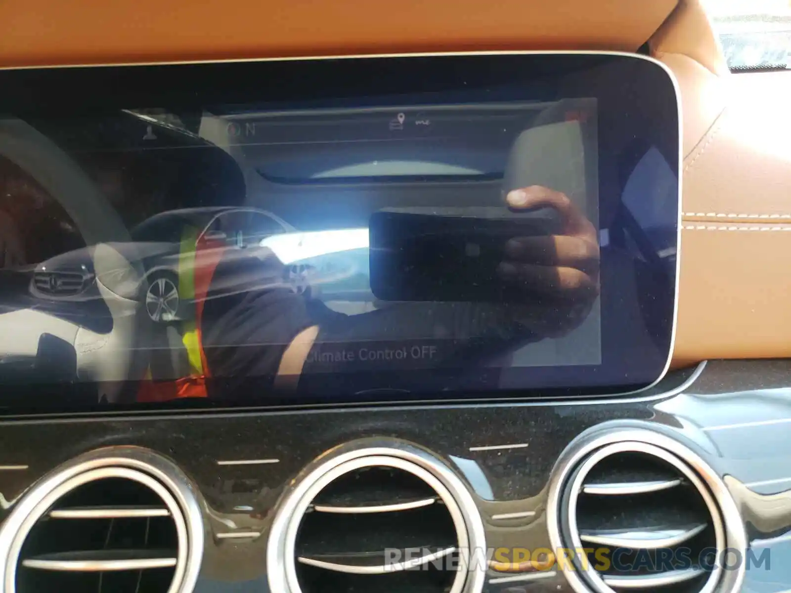 8 Photograph of a damaged car WDDZF6JB4KA574158 MERCEDES-BENZ E CLASS 2019