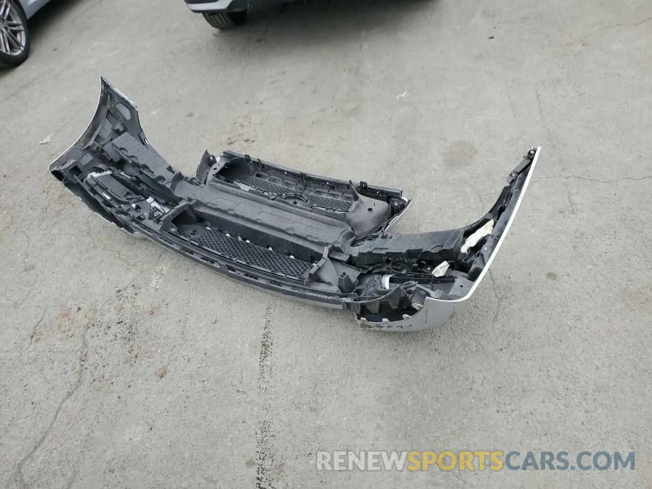 12 Photograph of a damaged car WDDZF6JB6KA516956 MERCEDES-BENZ E-CLASS 2019