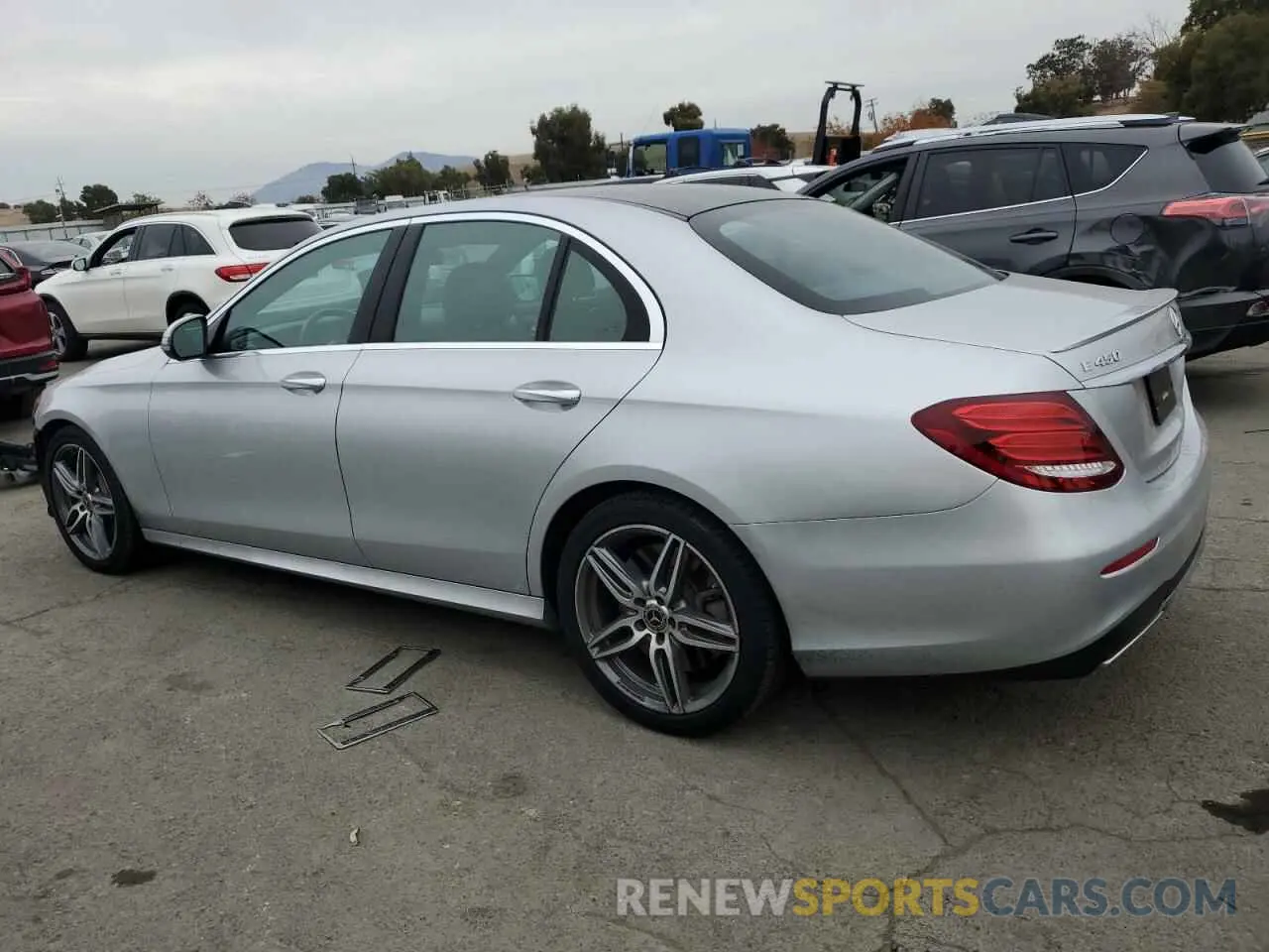 2 Photograph of a damaged car WDDZF6JB6KA516956 MERCEDES-BENZ E-CLASS 2019
