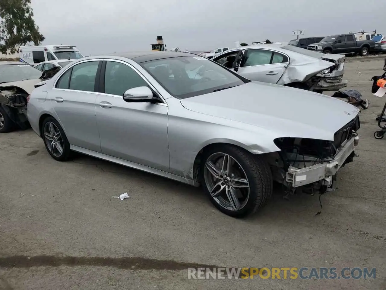 4 Photograph of a damaged car WDDZF6JB6KA516956 MERCEDES-BENZ E-CLASS 2019