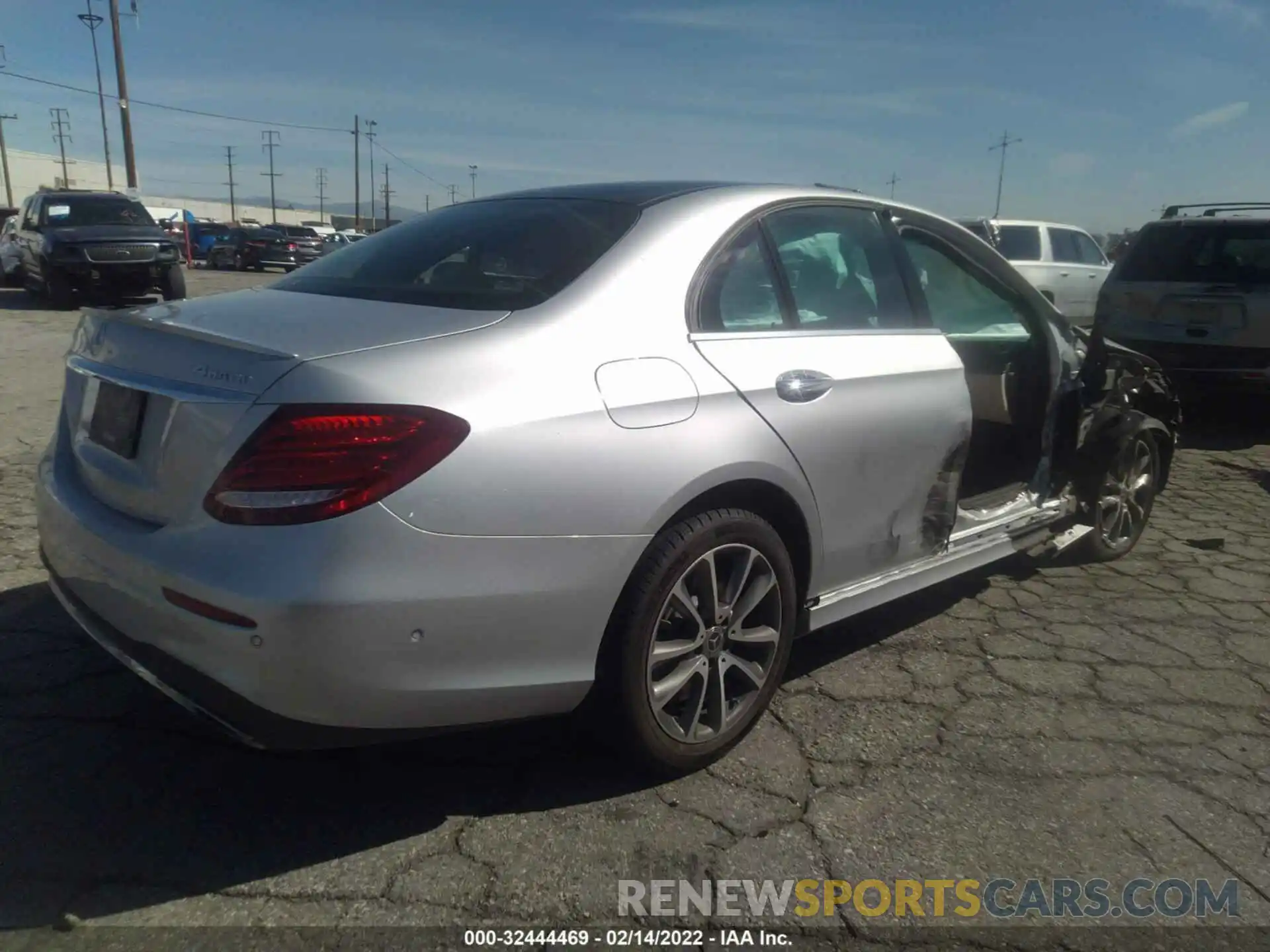 4 Photograph of a damaged car WDDZF6JB8KA679706 MERCEDES-BENZ E-CLASS 2019