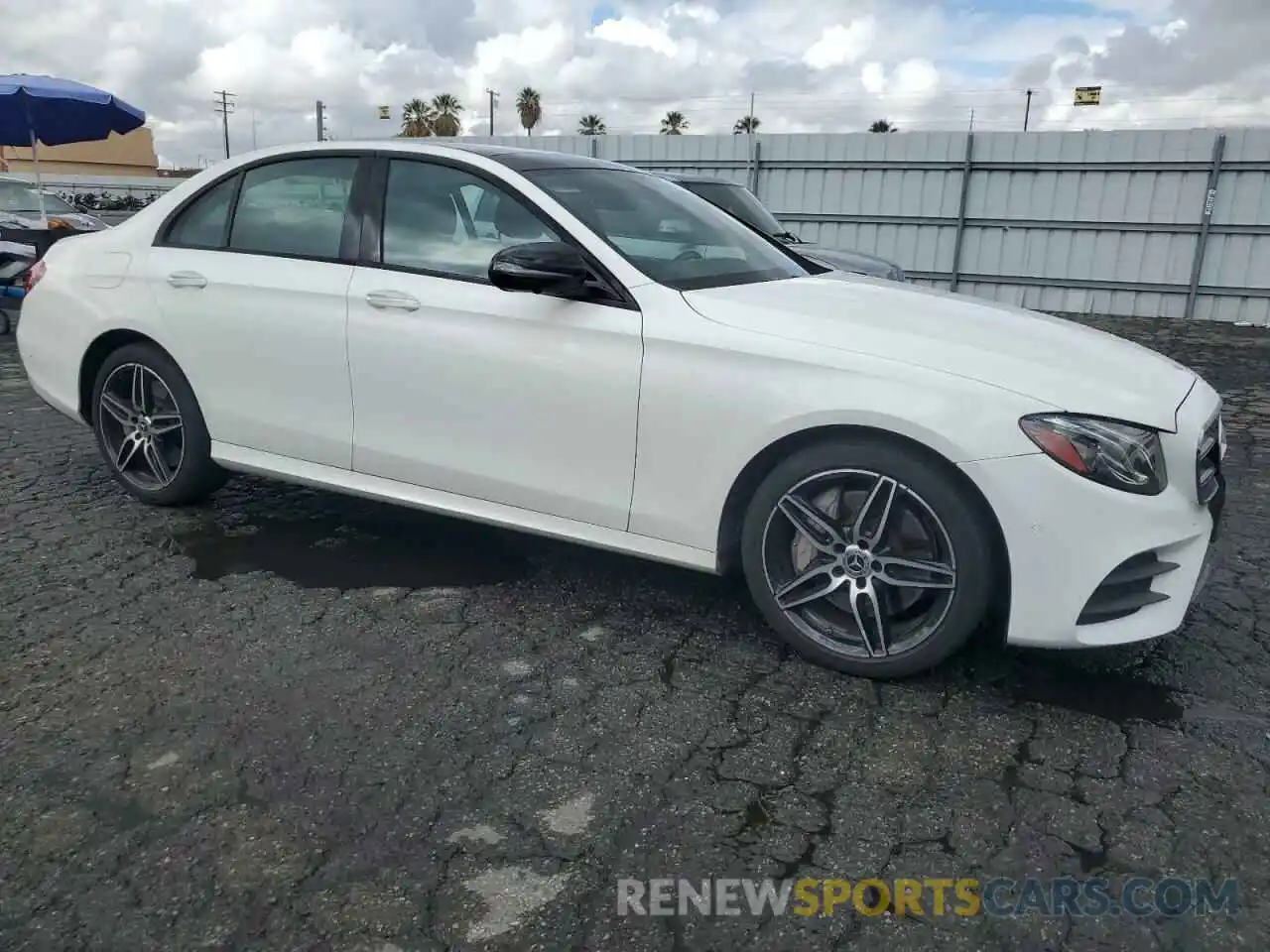 4 Photograph of a damaged car WDDZF6JB9KA499389 MERCEDES-BENZ E-CLASS 2019