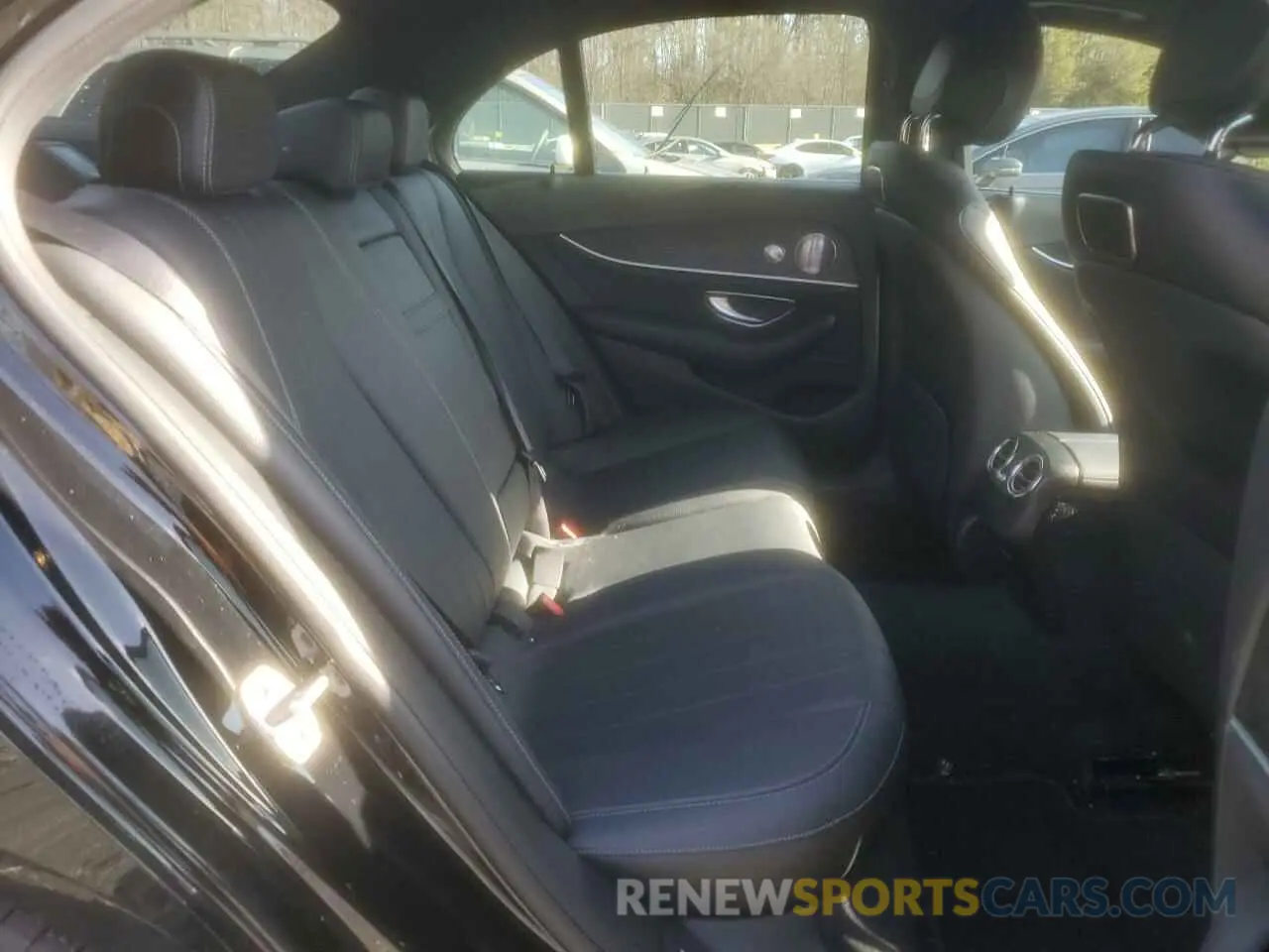 10 Photograph of a damaged car WDDZF6JBXKA562502 MERCEDES-BENZ E-CLASS 2019