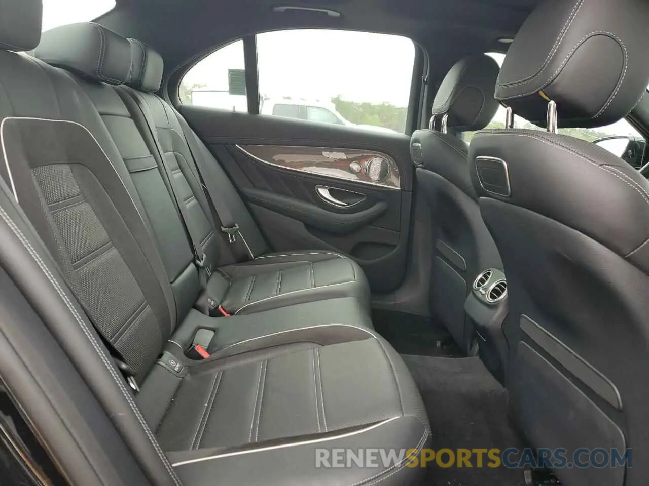 10 Photograph of a damaged car WDDZF8KB1KA538521 MERCEDES-BENZ E-CLASS 2019