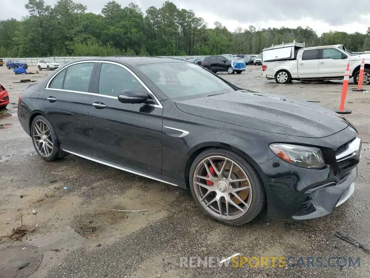 4 Photograph of a damaged car WDDZF8KB1KA538521 MERCEDES-BENZ E-CLASS 2019