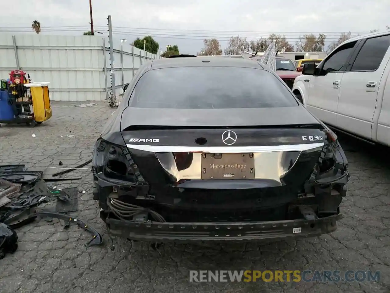 6 Photograph of a damaged car WDDZF8KB7KA561432 MERCEDES-BENZ E-CLASS 2019