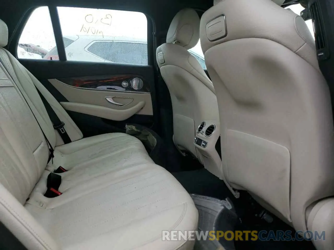 11 Photograph of a damaged car WDDZH6JB1KA556677 MERCEDES-BENZ E-CLASS 2019