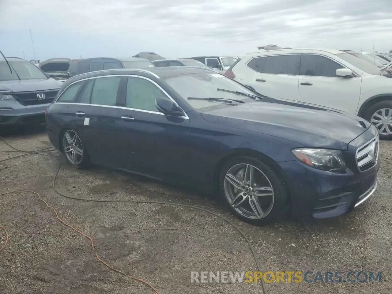 4 Photograph of a damaged car WDDZH6JB1KA556677 MERCEDES-BENZ E-CLASS 2019