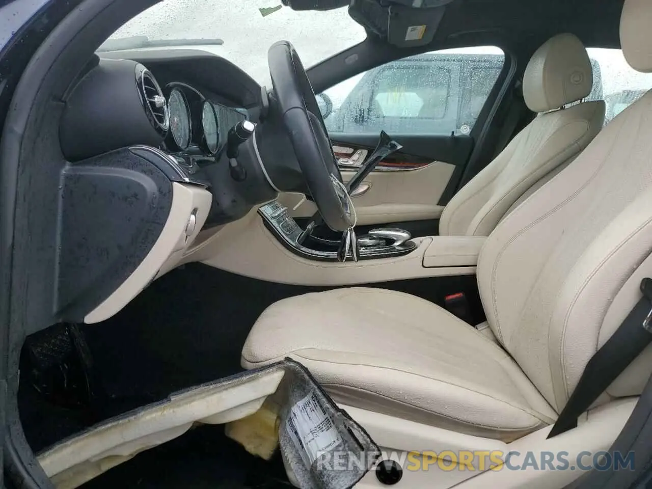 7 Photograph of a damaged car WDDZH6JB1KA556677 MERCEDES-BENZ E-CLASS 2019