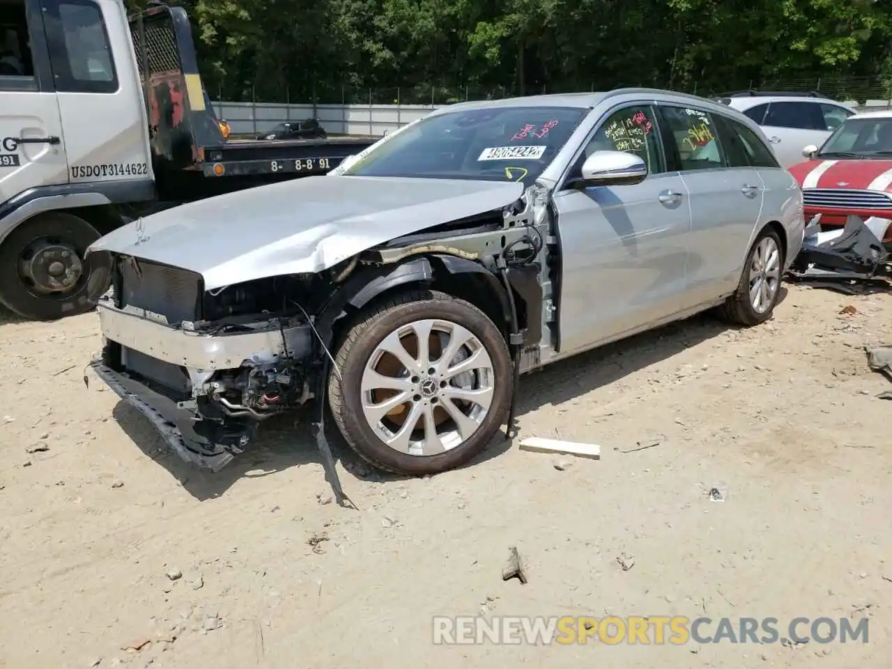 2 Photograph of a damaged car WDDZH6JB1KA598959 MERCEDES-BENZ E-CLASS 2019