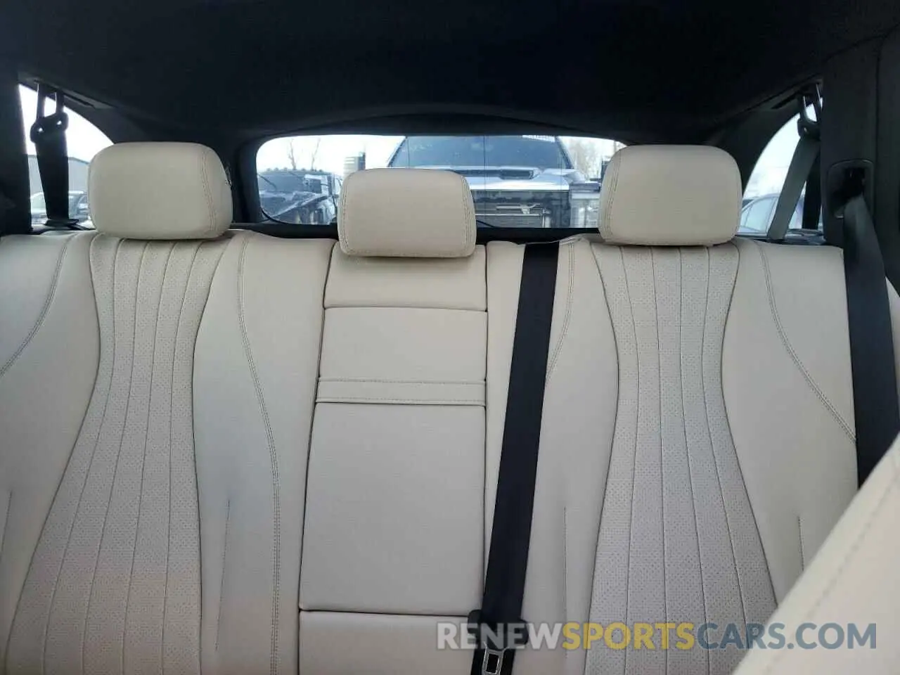 10 Photograph of a damaged car WDDZH6JB1KA617087 MERCEDES-BENZ E-CLASS 2019