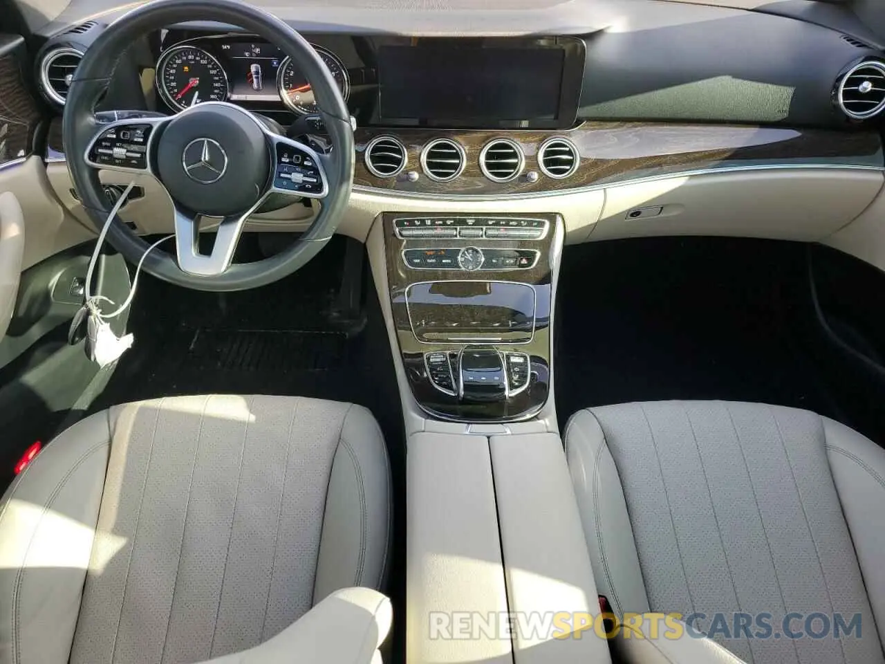 8 Photograph of a damaged car WDDZH6JB1KA617087 MERCEDES-BENZ E-CLASS 2019