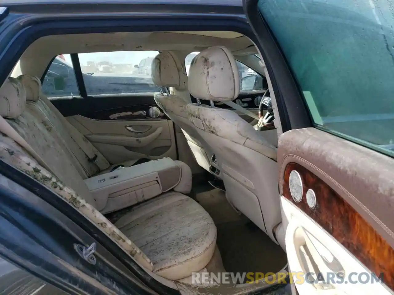 6 Photograph of a damaged car WDDZH6JB2KA613212 MERCEDES-BENZ E-CLASS 2019