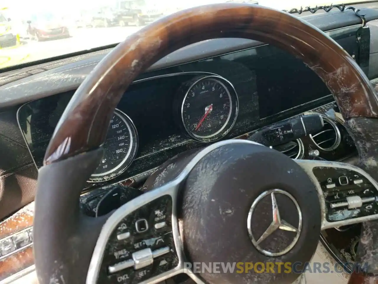 8 Photograph of a damaged car WDDZH6JB2KA613212 MERCEDES-BENZ E-CLASS 2019