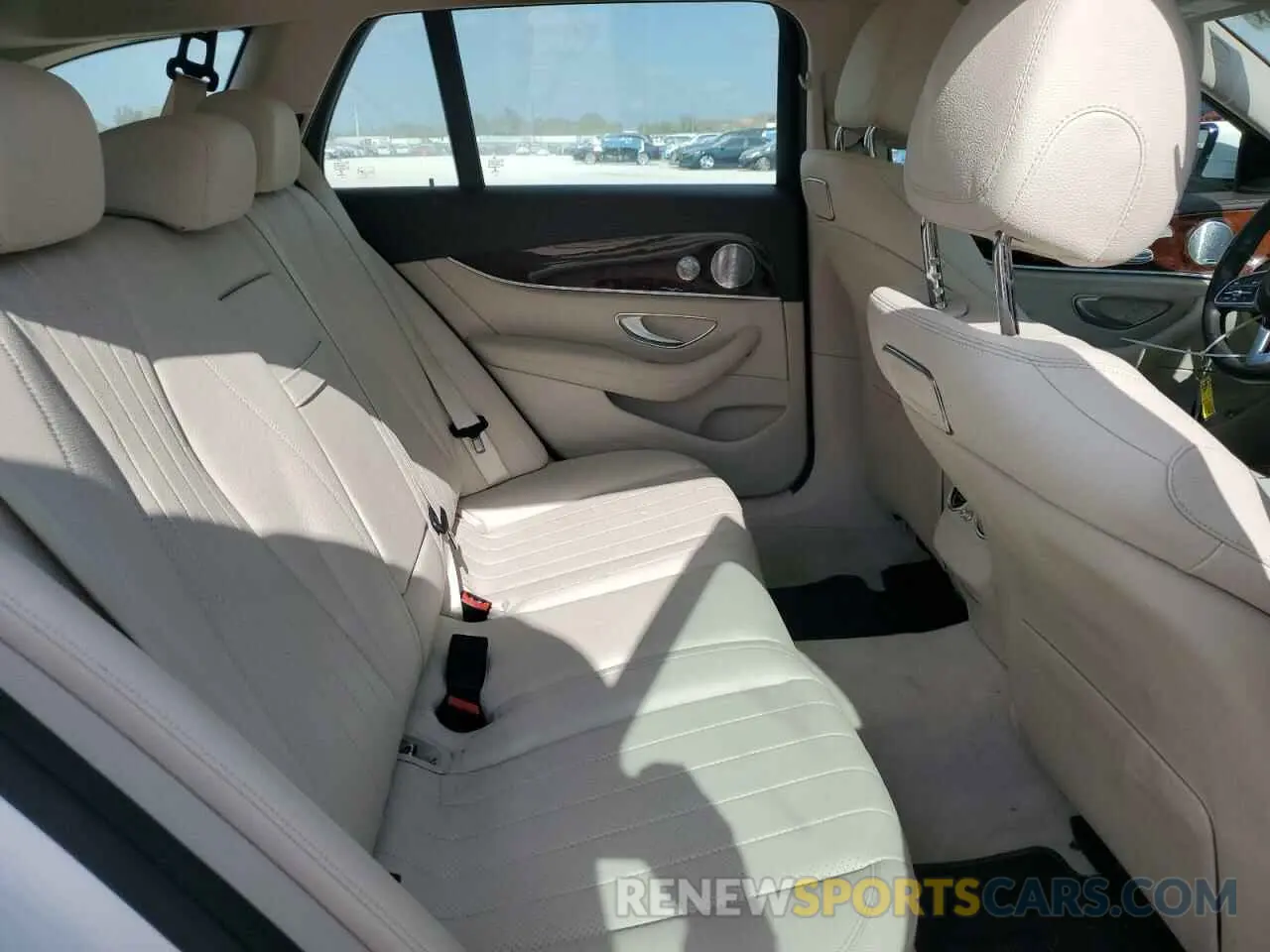 10 Photograph of a damaged car WDDZH6JB7KA507533 MERCEDES-BENZ E-CLASS 2019