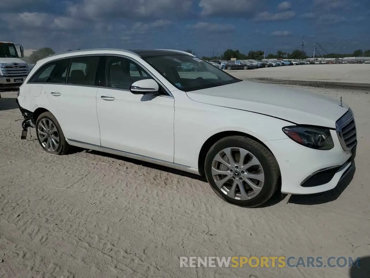 4 Photograph of a damaged car WDDZH6JB7KA507533 MERCEDES-BENZ E-CLASS 2019