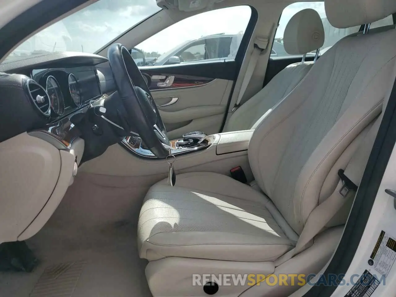 7 Photograph of a damaged car WDDZH6JB7KA507533 MERCEDES-BENZ E-CLASS 2019